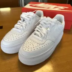 Nike コートビジョン　アルタ　ホワイト スニーカー　厚底