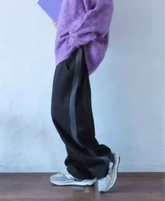 美品・FASHIRU ラインカーブスウェットパンツ黒