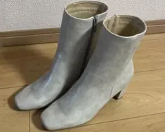 白 ジッパー付きショートブーツのサムネイル