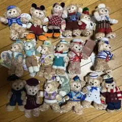 ダッフィーぬいぐるみバッジ19点まとめ売り