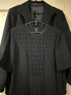 ブラックワンピーススーツ（ジャケット付き）TOKYOIGIN 胸元レース