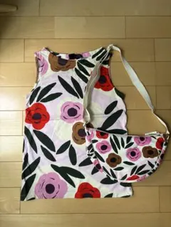 UNIQLO×marimekko 花柄ノースリーブ＆ミニショルダーバッグのサムネイル