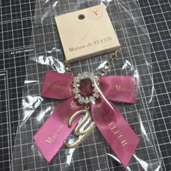 【Y】イニシャルリボンビジューチャームMaison de FLEUR