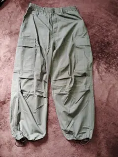 最終値下　美品GU　スーパーワイドカーゴパンツ　Mサイズ　グリーン