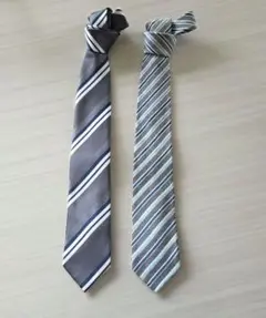 グレーと青のストライプネクタイ2本セット