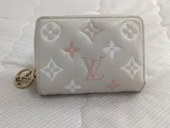 LOUIS VUITTON ポルトフォイユ・ルー 二つ折り財布のサムネイル