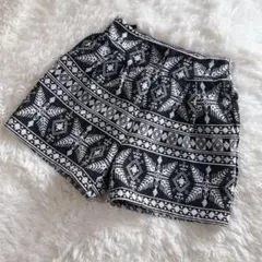 【c8138】RETRO GIRL ショートパンツ　黒　白のサムネイル