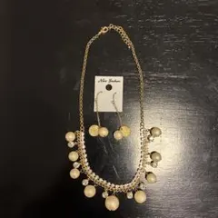 ネックレスとピアスのセット
