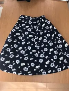 花柄ひざ丈スカート☆earth music&ecology