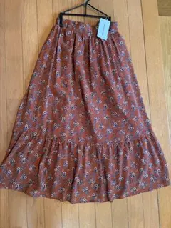 新品グリーンパークス ティアードロングスカート小花柄 テラコッタ秋服