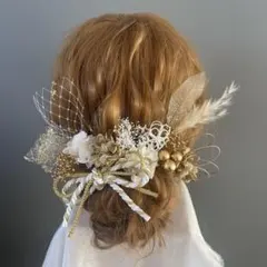 エレガントなゴールドホワイトヘアピン