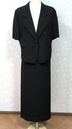 半袖ジャケット＆ロングスカートセットアップ