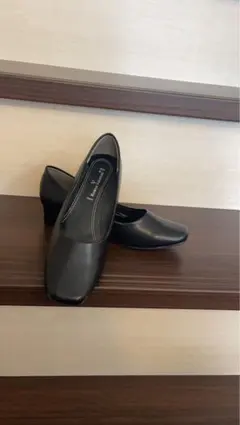 Romeo Valentino パンプス　EEE23.5cmのサムネイル