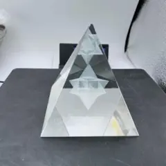 ユリ・ゲラー　クリスタルガラス　美品　開運　ピラミッド　オブジェ　置物　パワー ユリ・ゲラー クリスタルガラス 美品 開運 ピラミッド オブジェ