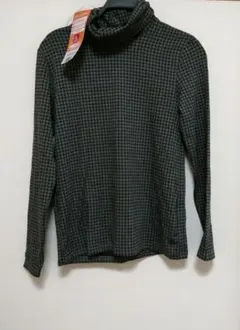 新品タグ付CLOSSH ファイバーヒートタートルネック長袖　チャコール×黒