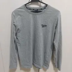 Reebok グレー 長袖カットソー