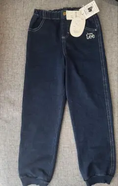 Item thumbnail for item b94ad987-7a7b-4b96-833d-13675996b12b