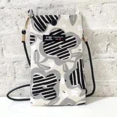 スマホショルダー　サコッシュ　ハンドメイド　北欧　花柄　モノトーン　グレー