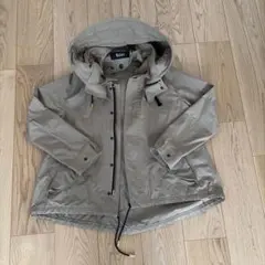 ベージュ フード付き ジャケットのサムネイル