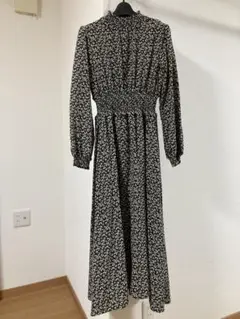 シャーリング花柄長袖マキシワンピース
