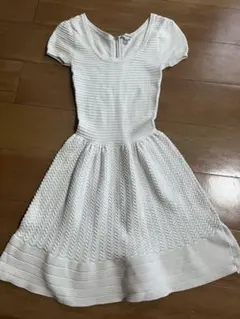 Bebe 白いドレス、サイズ XSのサムネイル