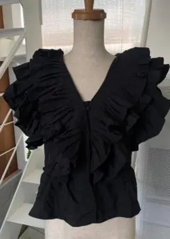 新品未使用 ラッフルフリルブラウス（FREE SIZE）