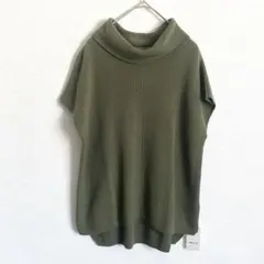 ふわふわと♡様　新品 コムサイズム ノースリーブタートルネックニット ベスト