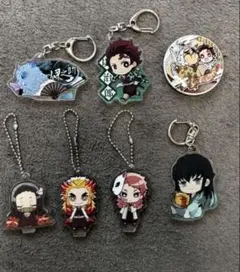 鬼滅の刃 アクリルキーホルダー ７個セット　バラ売り可