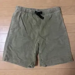 オリーブグリーン ショートパンツ