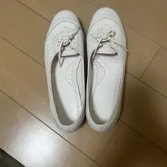 ホワイト フラットシューズ レースアップ