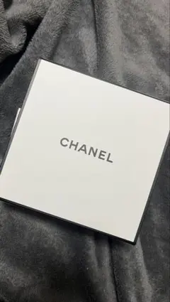 CHANEL 箱　リボンチャーム付き