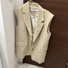 Bershka ベージュ ベスト