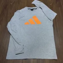 ス*キ様 adidas グレー オレンジロゴ 長袖カットソー L