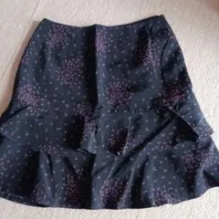 ミニスカート 黒 花柄のサムネイル