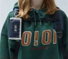 oioi パーカー