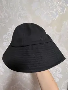 ブラック バケットハット 刺繍ロゴ