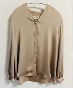 UNITED ARROWS パールボタン ブラウス ベージュのサムネイル