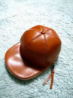 美品　新品未使用品　希少　キャップ型　ショルダーバッグ　革製　茶色