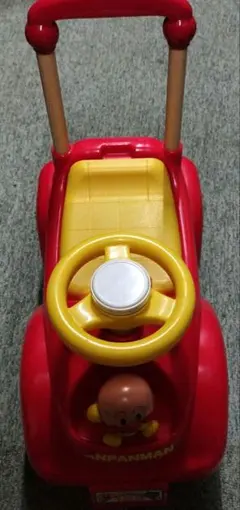 アンパンマンカー ハンドル付き乗り物　人形のおまけ付き