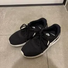 Nike ブラック スポーツシューズ