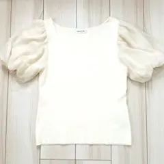 ナチュラルビューティーベーシック 楊柳バルーンスリーブニット　￥7,920