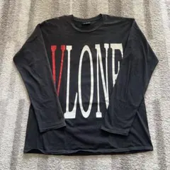 VLONE ロゴ長袖カットソー ブラック/レッドのサムネイル
