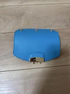 FURLA ショルダーバッグのフラップ