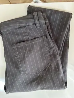 ストライプ柄 スラックス グレー