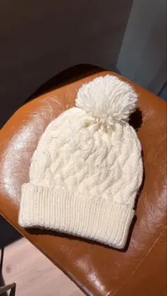 新品 ケーブル編みニット帽