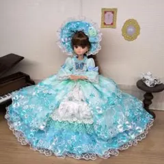リカちゃんハンドメイド服　ブルーのレースのドレス