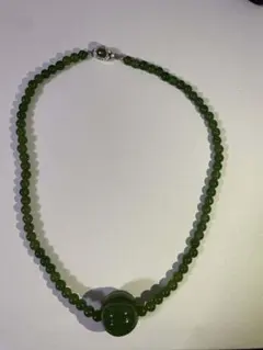 グリーンストーン風 ネックレス 大粒デザイン 透け感あり