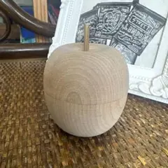 木製リンゴ型小物入れ