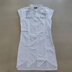 スタンドカラー　チャイナ風花柄刺繍ブラウス