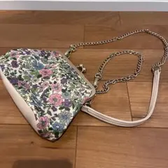 美品 正規品 LIBERTY がま口 花柄 チェーン ショルダーバッグのサムネイル